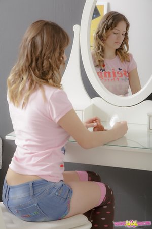 Young Anal Tryouts are proud to present you with xxx pics featuring Vera in hot threesome