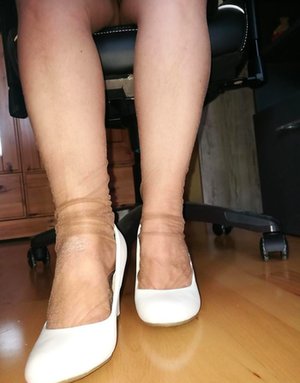 TAC Amateurs invite you to explore a free pictures with Caro in play with pussy scene