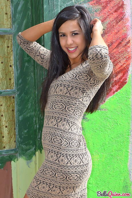 Bella Quinn invites you to browse their free photos with Bella Quinn unveiling superb body