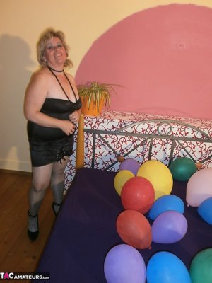 TAC Amateurs invites you to browse their free photos with Caro xxx gallery 265833